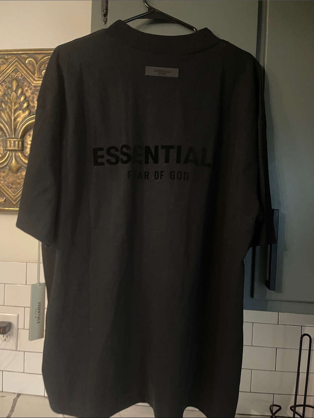 Mens Essential Shirt Size XL.